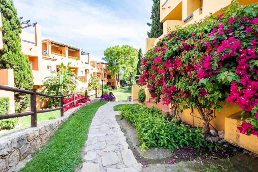 Apartamento En Marbella Guadalmina Primera Linea De Campo De Golf Los Cartujanos Exteriér fotografie